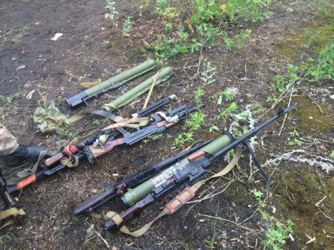 Українські десантники відбили у бойовиків російські вогнемети, гранатомети і автомати