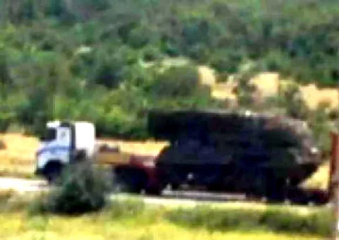 Як терористи перевозили "Бук" до місця стрілянини по малазійському Боїнгу (ФОТОФАКТ)