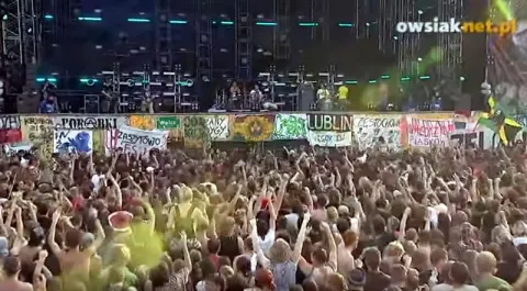 Виступ гурту Еней на фестивалі Przystanek Woodstock у 2011 році з піснею «Радіо Геллоу»