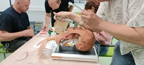 Kurs pierwszej pomocy Bydgoszcz Medyk Szkolenia – Zdobądź umiejętności, które mogą uratować życie!