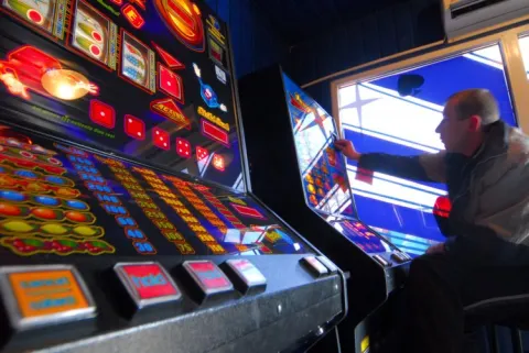Безопасная и честная игра в украинских игорных заведениях: реально ли?