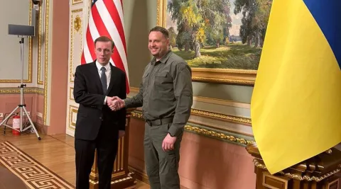 Без підопічних президентів: Джейк Салліван і Андрій Єрмак у Києві 20 лютого 2023 року  