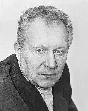 Вадим и Гречанінов, генерал-майор у відставці, у 1992-1993 був заступником начальника Генерального штабу Збройних Сил України, заступником голови Національного комітету з роззброєння при Міністерстві закордонних справ України