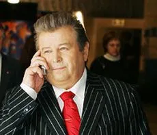 "Співаючий ректор" йде зі сцени
