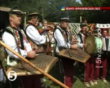 На Закарпатті відбувся традиційний фестиваль "Гуцульська бринза"