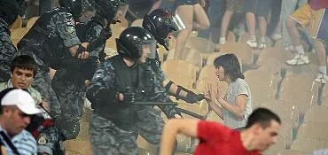 ПРАВО НА ПРАВДУ: Інструкція для тих, хто був побитий "Беркутом" після футболу