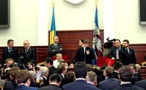 Метушливі будні бидлоеліти: в Києві незаконно роздали землі на $10 млрд.