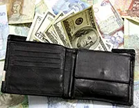 Вітчизняну греблю, яка стримувала інфляційний напір, схоже, прорвало.