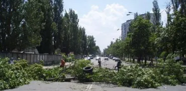 На вулиці Березняківській діти будують барикади (оновлено)