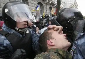 У Черновецького готуються до "голодної війни": створено антикризовий штаб