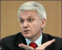Литвин хоче повернути в паспорт графу про національність