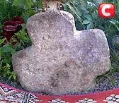 Свята справа. В Білорусії диво: з-під землі проростають кам’яні хрести