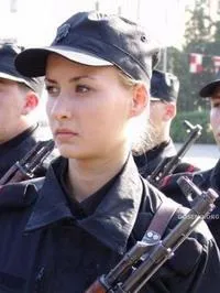 У Держохоронi України з’явилася жiноча група охоронцiв