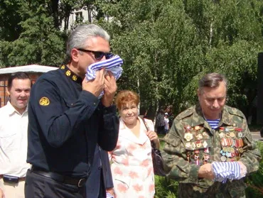 Юрія Збітнєва урочисто прийняли до лав десантників (ФОТО)