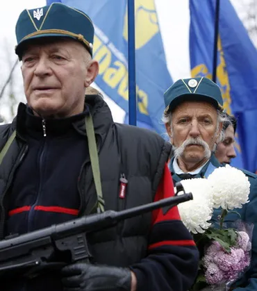 Прибічників Бандери більшає