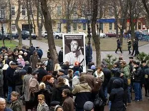 Люди не вірять законам і судам