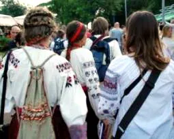 У Тернополі преміюють тих, хто прийде на випуск у вишиванках