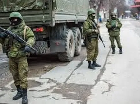 Фото: У Сімферополі захопили військкомат