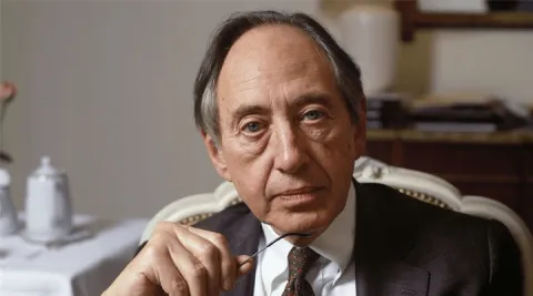 Елвін Тоффлер (англ. Alvin Toffler 4.10. 1928 – 27.06. 2016) — американський письменник, соціолог та футуролог.