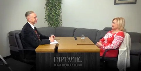 Ігор Каганець і Оксана Білозір у студії відеоканалу Гартленд