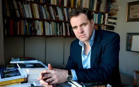 Ніл Ферґюсон (Niall Campbell Douglas Ferguson; 1964 р.н., Шотландія) 
