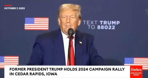 Дональд Трамп 8 жовтня 2023 року на мітингу в Сідар-Рапідс (Cedar Rapids), штат Айова