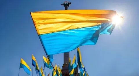 Сонячно-блакитний – прапор шляхетної нації у Просторі волі