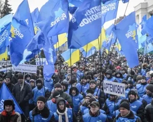 Близько тисячі дніпропетровців виїхали до Києва на "антимайдан" 