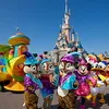 Українські дипломати просувають в Парижі російську мову і косметику Amway