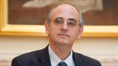 Едвард Лукас