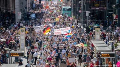 Демонстрація проти коронавірусних обмежень у Берліні 1 серпня 2020 року