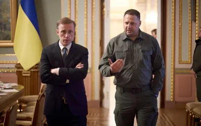 Єрмак говорить Саллівану щось інтелектуальне (Київ, 20.02.2023)
