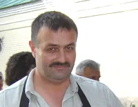 Сидимо на землі, а прогинаємось перед Європою 