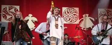 На Прикарпатті молодь танцюватиме лише під українську музику
