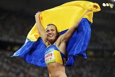 На фотоконкурсі "Міс спорт" перемогла олімпійська чемпіонка з правильним прапором України