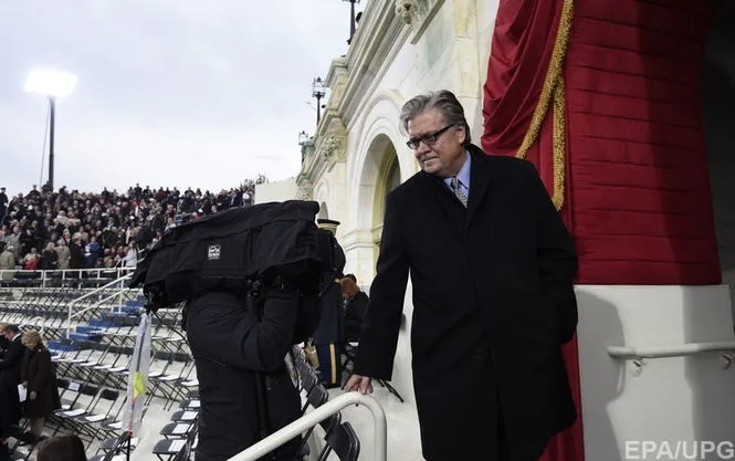 Стівен К. Беннон (англ. Stephen K. Bannon; нар. 1954) — американський бізнесмен, консервативний кінематографіст і колишній морський офіцер.